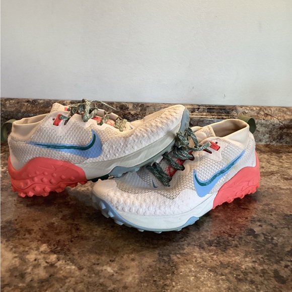 Nike Women’s 9 Wildhorse Trail Running Shoe Nike React - Picture 2 of 7